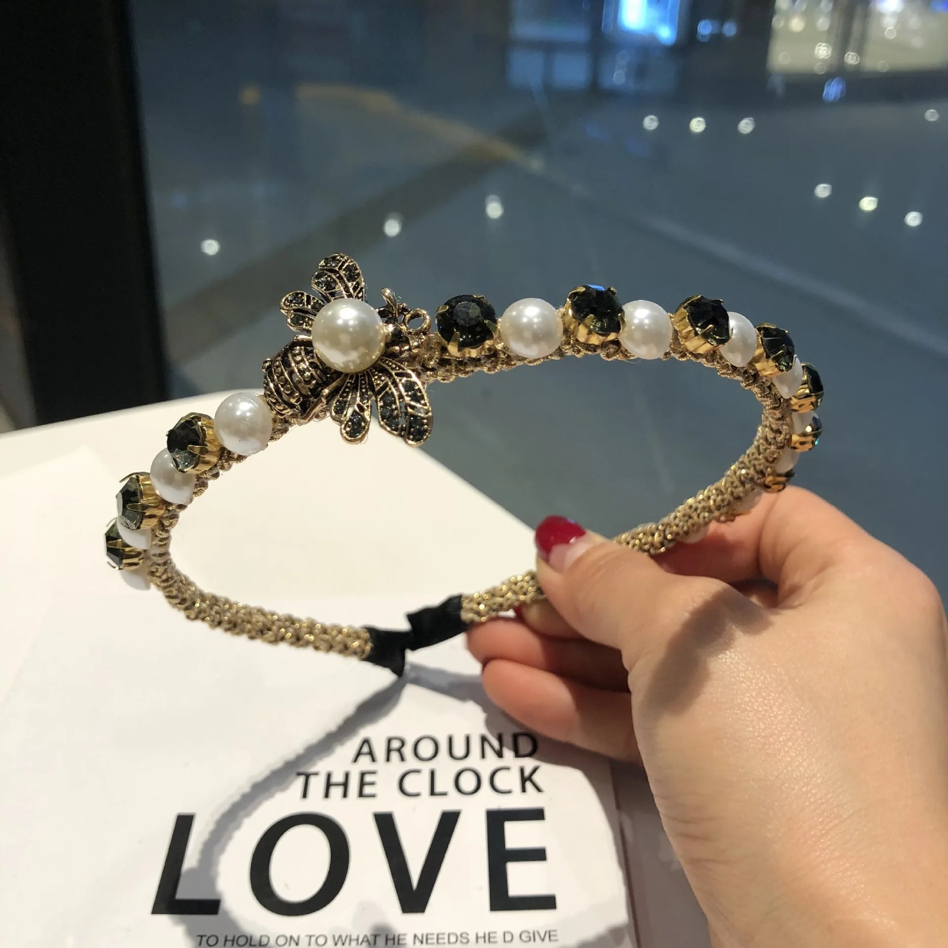 Retro Baroque Bee Designer Headbands for Women Girls Hairband Hair Band Hoop Crystal Rhinestone Pearl Headwear Hair Accessories